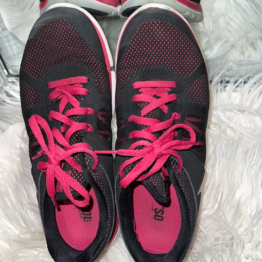 Nike flex run sneakers